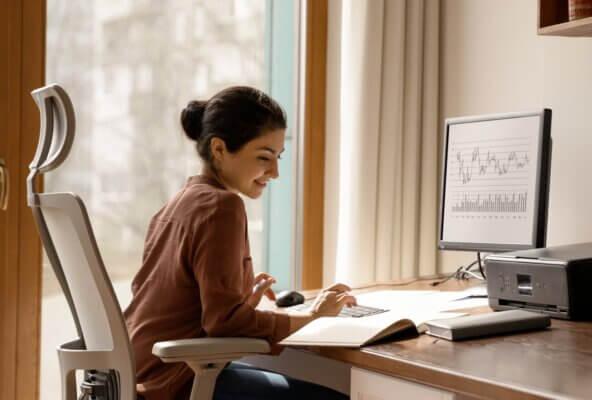woman using technology for mental health practice