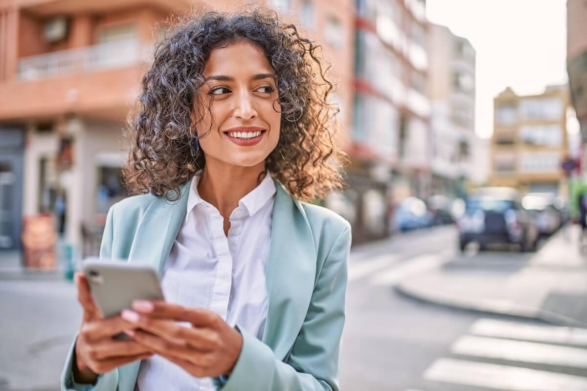 Manage patient reviews with AI, even on the go