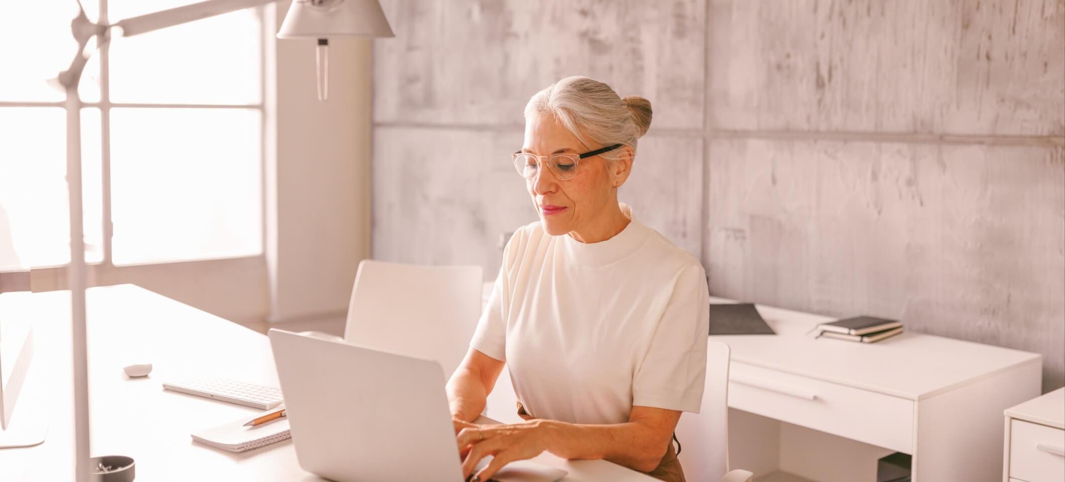 Medical billing manager reads about what is a/r in medical billing