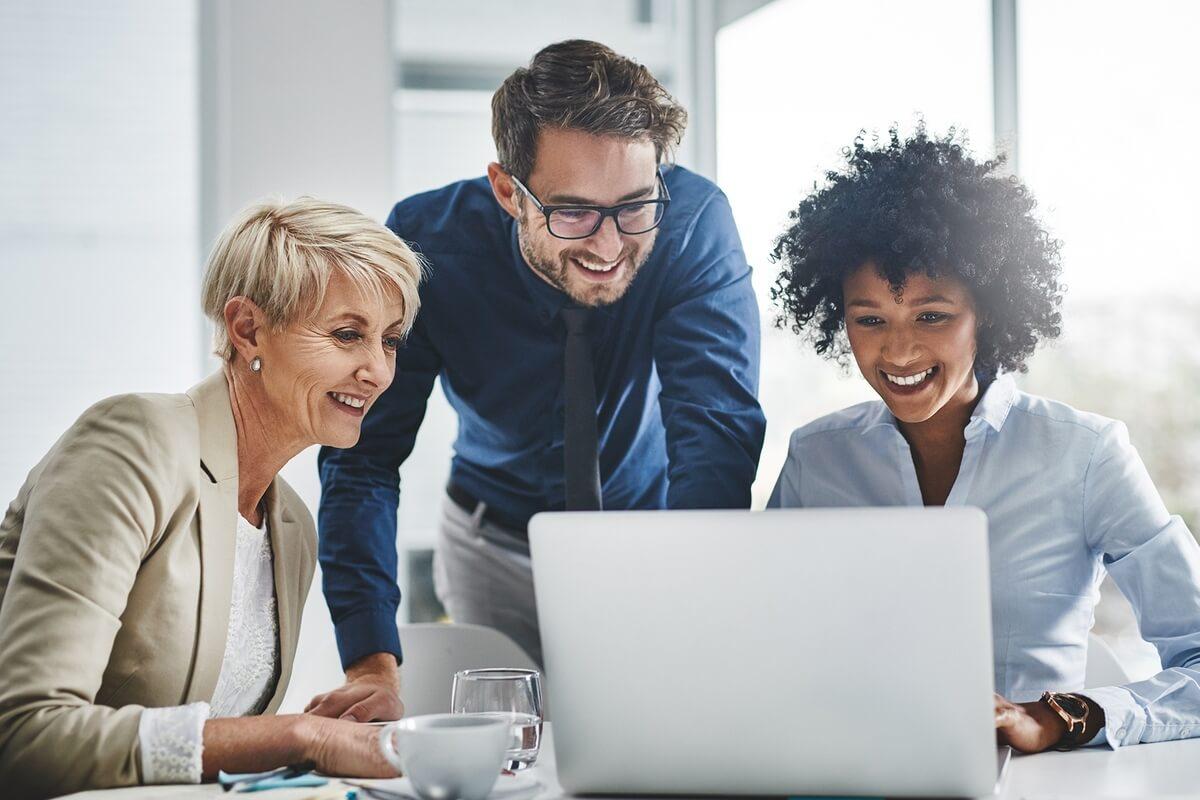 Medical biller team works together exemplifying what resilient billing companies do differently